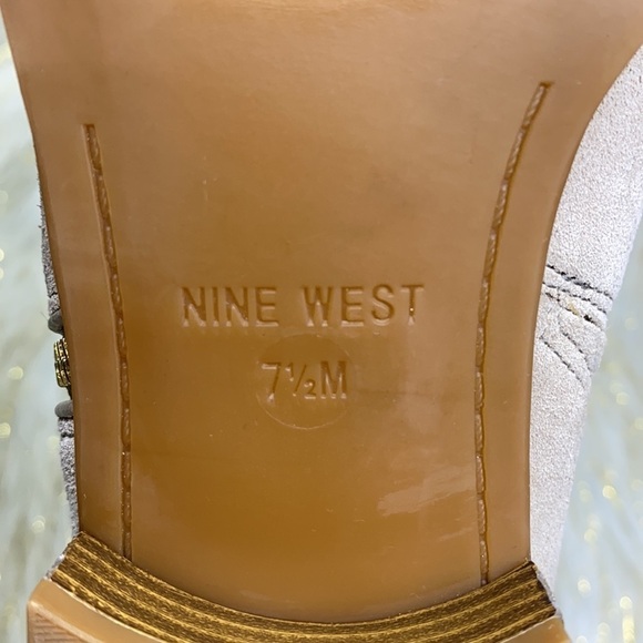 Nine West - Light Grey Suede Bootie Size 7.5 - Picture 9 of 14